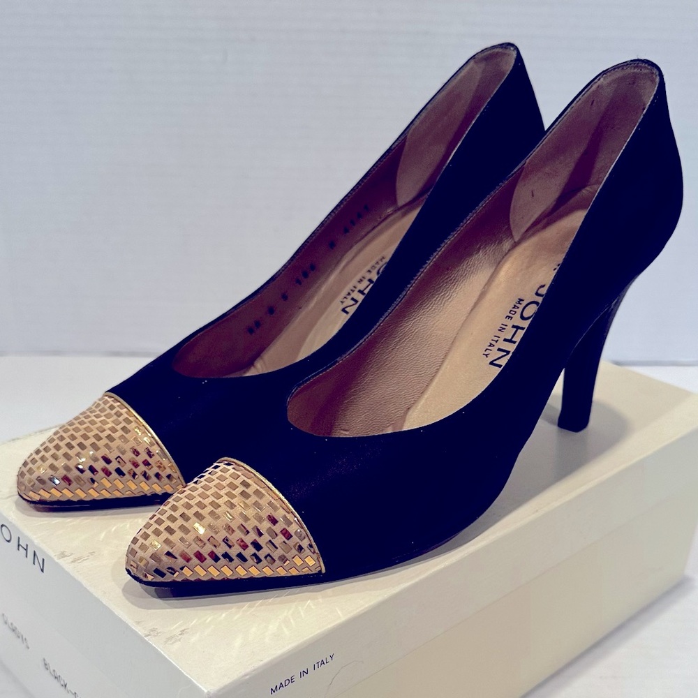 St. John Gladys Satin Pumps Women's 8AA Black Gold Toe Leather Sole‎ Vintage